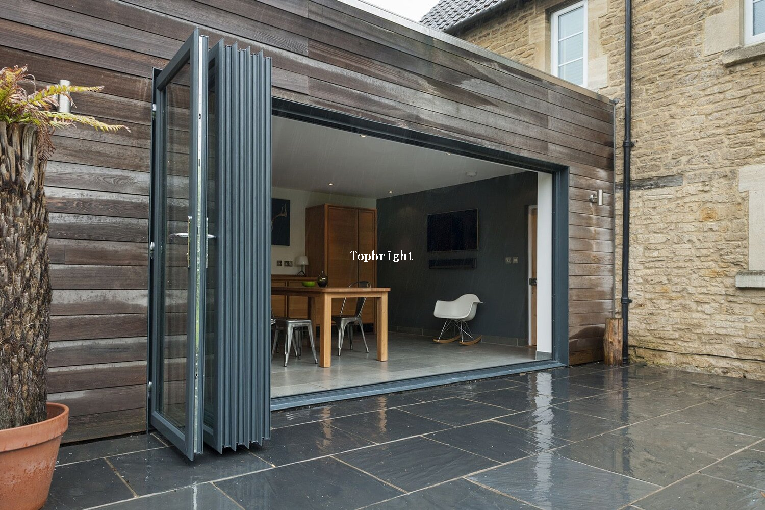 Bifold_door_folding_partition_topbright (5)